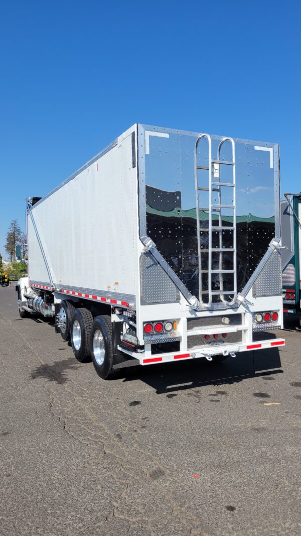 Used 2018 Express Blower EB-60 Blower Truck