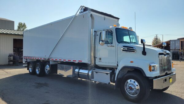 Used 2018 Express Blower EB-60 Blower Truck