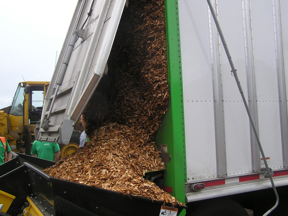 Reloaders - Used Blower Trucks